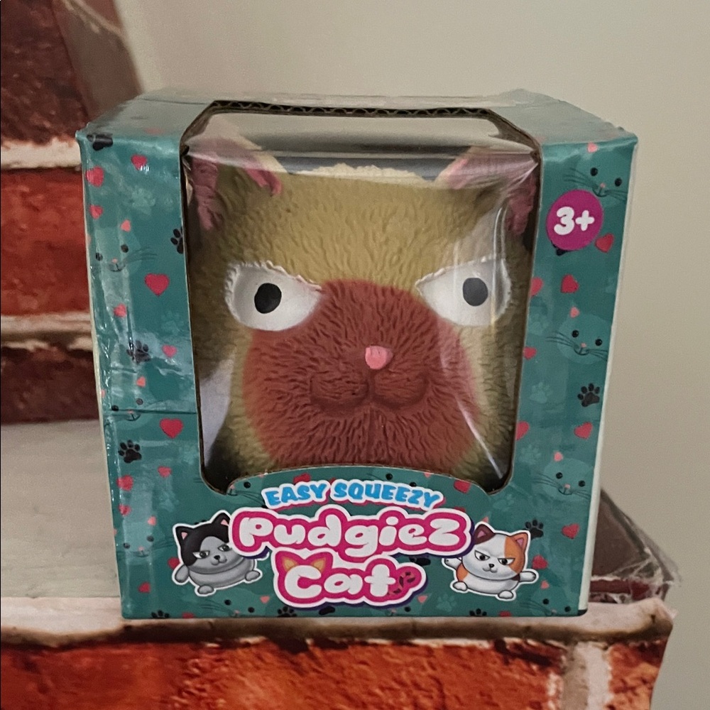 Pudgiez Cat Easy Squeezy Plush Squishy - Yellow & Brown - Picture 3 of 10
